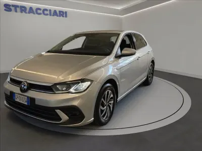 Usata VW Polo Style 95 CV (69 kW) 2023 Argento metallizzato Utilitaria