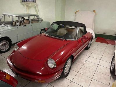 Usata Alfa Romeo Spider 117 CV (86 kW) 1992 Rosso Cabrio