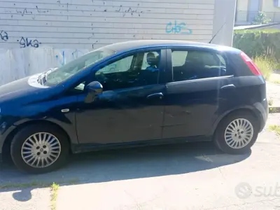 Usata Fiat Grande Punto 75 CV (55 kW) 2006 Bluazzurro Utilitaria