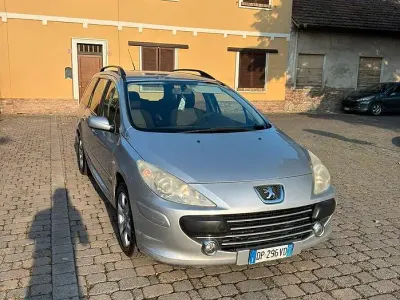 Begagnad Peugeot 307 90 HK (66 kW) 2008 Grå Kombi