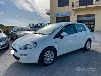 Usata Fiat Punto Street 95 CV (69 kW) 2014 Bianco Utilitaria