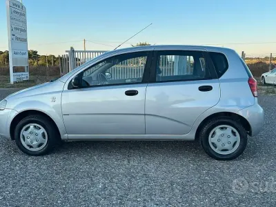 Usata Chevrolet Kalos SX 72 CV (52 kW) 2006 Grigio Berlina