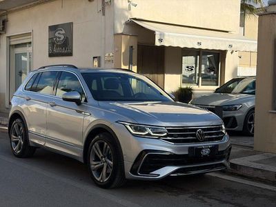 Usata VW Tiguan R-line 150 CV (110 kW) 2022 Argento SUV