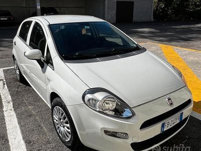 Usata Fiat Punto Young 80 CV (58 kW) 2015 Bianco Utilitaria
