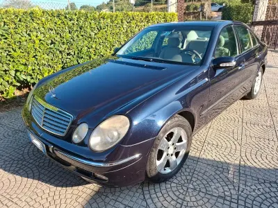 Usata Mercedes E220 Elegance 125 CV (91 kW) 2001 Berlina