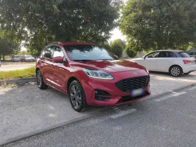 Usata Ford Kuga ST-Line 190 CV (139 kW) 2022 Rosso SUV