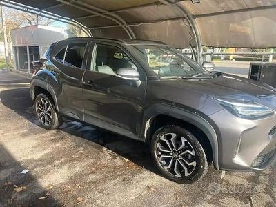 Usata Toyota Yaris Cross 92 CV (67 kW) 2023 Grigio SUV