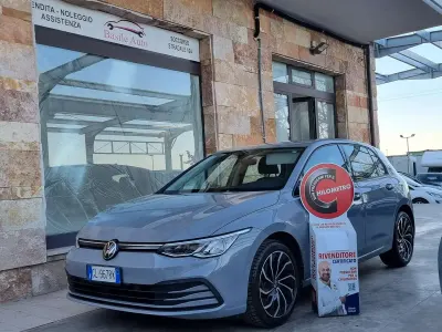Usata VW Golf VIII Life 110 CV (80 kW) 2022 Grigio Berlina