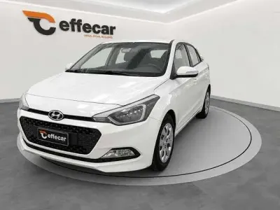 Usata Hyundai i20 Classic 75 CV (55 kW) 2016 Bianco Berlina