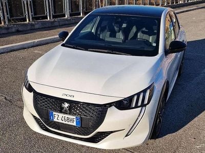 Usata Peugeot 208 GT-line 101 CV (74 kW) 2019 Bianco Utilitaria