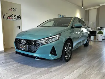 Usata Hyundai i20 101 CV (74 kW) 2023 Verde Utilitaria