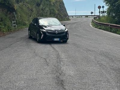 Nero Usata 2024 Renault Clio V Utilitaria | 16.000 € (Buon prezzo)