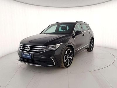 Nero metallizzato Usata 2023 VW Tiguan R-line SUV | 31.600 € (Ottimo prezzo)