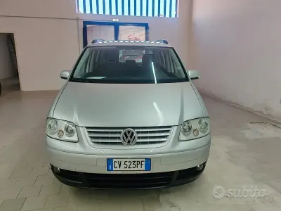Usata VW Touran Conceptline 105 CV (77 kW) 2005 Nero Monovolume