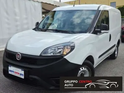 Begagnad Fiat Doblò 90 HK (66 kW) 2022 Vit Minibuss