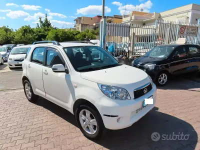 Usata Daihatsu Terios 105 CV (77 kW) 2010 Bianco SUV