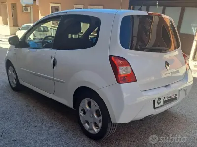 Usado Renault Twingo Night&Day 75 HP (55 kW) 2011 Citadino