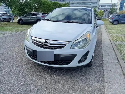 Usata Opel Corsa 86 CV (63 kW) 2012 Bianco Utilitaria