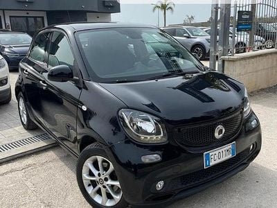 Begagnad Smart ForFour 71 HK (52 kW) 2016 Svart Halvkombi