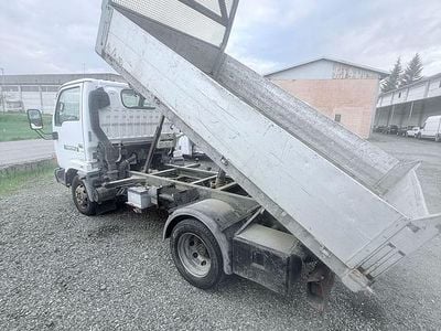 Usata Nissan Cabstar 106 CV (77 kW) 2000 Bianco Pick-up