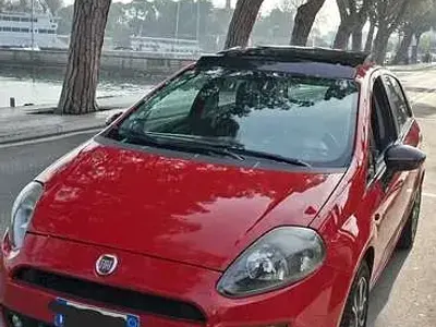 Usata Fiat Punto Lounge 77 CV (56 kW) 2012 Utilitaria
