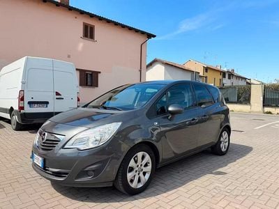 Usata Opel Meriva 120 CV (88 kW) 2012 Grigio Monovolume