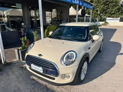 Usata Mini Cooper D Business 116 CV (85 kW) 2016 Bianco Utilitaria