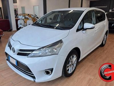 Usata Toyota Verso 111 CV (81 kW) 2015 Bianco Monovolume