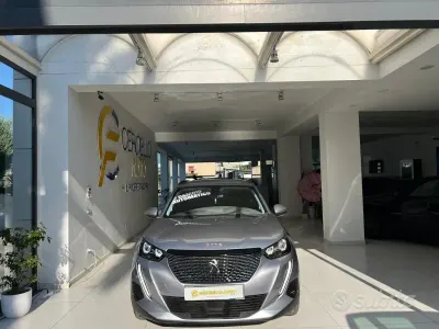 Usata Peugeot 2008 Allure 131 CV (96 kW) 2020 Grigio metallizzato SUV