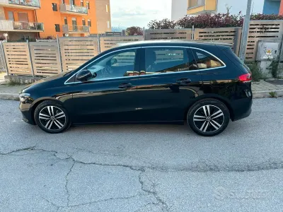 Usata Mercedes 180 116 CV (85 kW) 2022 Nero Berlina