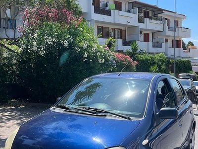 Usata Toyota Yaris 2000 Blu Berlina