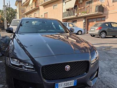 Usata Jaguar XF 180 CV (132 kW) 2016 Grigio Berlina