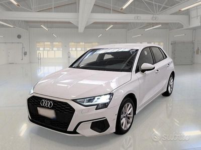 Bianco Usata 2022 Audi A3 Business Berlina | 26.000 €