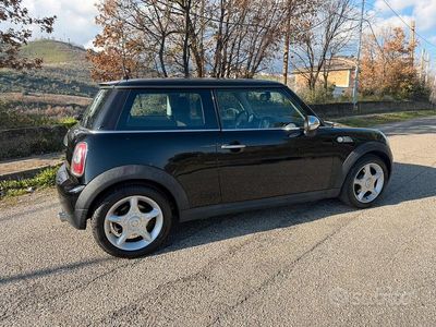 Usata Mini Cooper 75 CV (55 kW) 2009 Nero Utilitaria