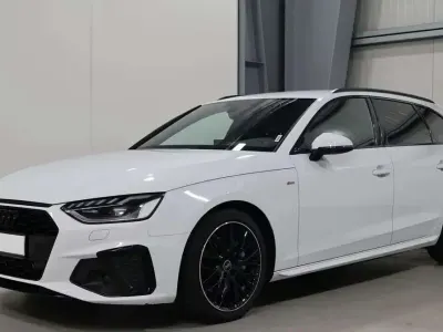 Usata Audi A4 Business 204 CV (150 kW) 2025 Gletscherweiss Berlina