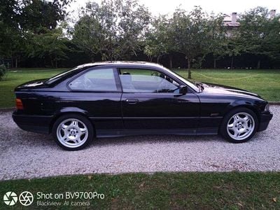 Usata BMW 318 140 CV (102 kW) 1994 Nero Coupé