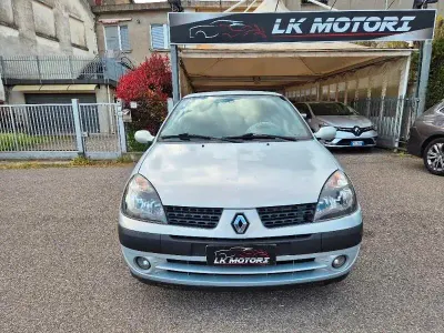 Usata Renault Clio II Expression 58 CV (42 kW) 2001 Grigio Berlina