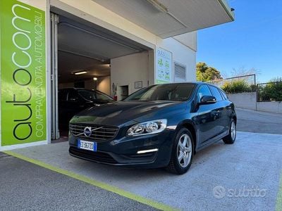 Usata Volvo V60 Momentum 114 CV (83 kW) 2015 Grigio Station wagon