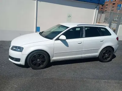 Usata Audi A3 Sportback Attraction 105 CV (77 kW) 2009 Bianco Utilitaria