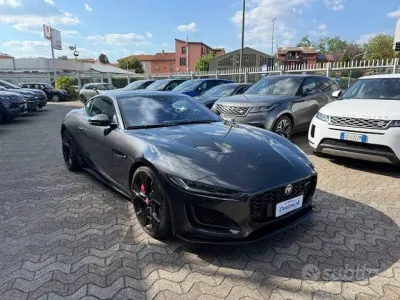 Usata Jaguar F-Type R-Dynamic 450 CV (330 kW) 2022 Grigio grey Coupé