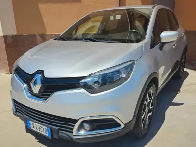 Usata Renault Captur 90 CV (66 kW) 2014 Argento SUV
