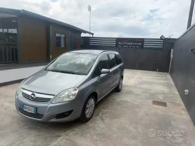 Usata Opel Zafira Enjoy 94 CV (69 kW) 2008 Grigio Monovolume