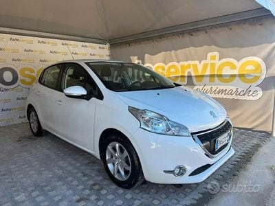 Usata Peugeot 208 Allure 82 CV (60 kW) 2012 Bianco Utilitaria