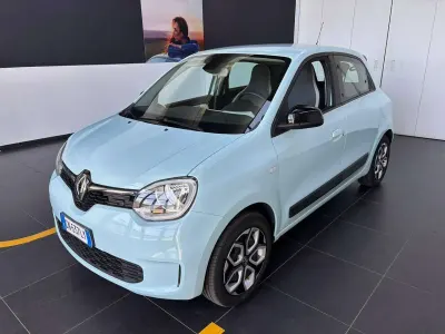 Usata Renault Twingo Equilibre 30 kW (42 CV) 2023 Blu shopping Utilitaria