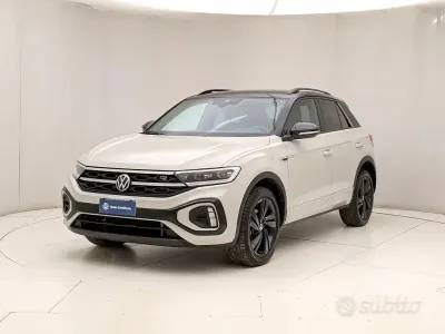 Usata VW T-Roc R-line 116 CV (85 kW) 2024 Grigio SUV