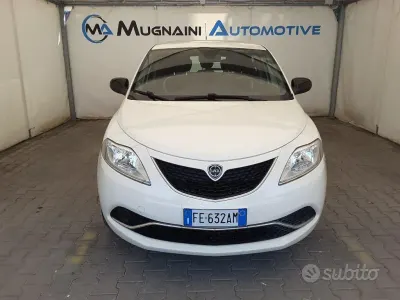 Usata Lancia Ypsilon Gold 69 CV (50 kW) 2016 Bianco Utilitaria