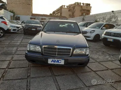 Usata Mercedes C200 Elegance 102 CV (75 kW) 1999 Grigio Berlina