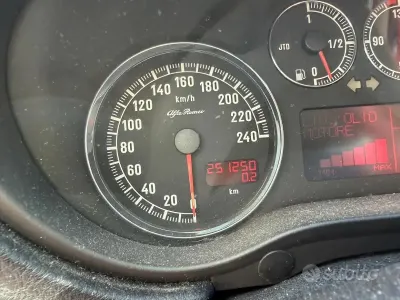 Usata Alfa Romeo 147 150 CV (110 kW) 2005 Nero Utilitaria