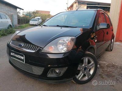 Usata Ford Fiesta Titanium 67 CV (49 kW) 2008 Nero Utilitaria