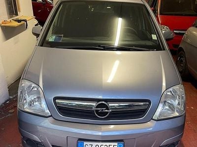 Usata Opel Meriva Cosmo 104 CV (76 kW) 2006 Grigio Monovolume